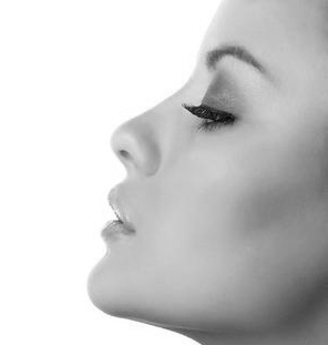 chirurgien esthétique opération nez lyon rhinoplastie rhinomodulation grenoble